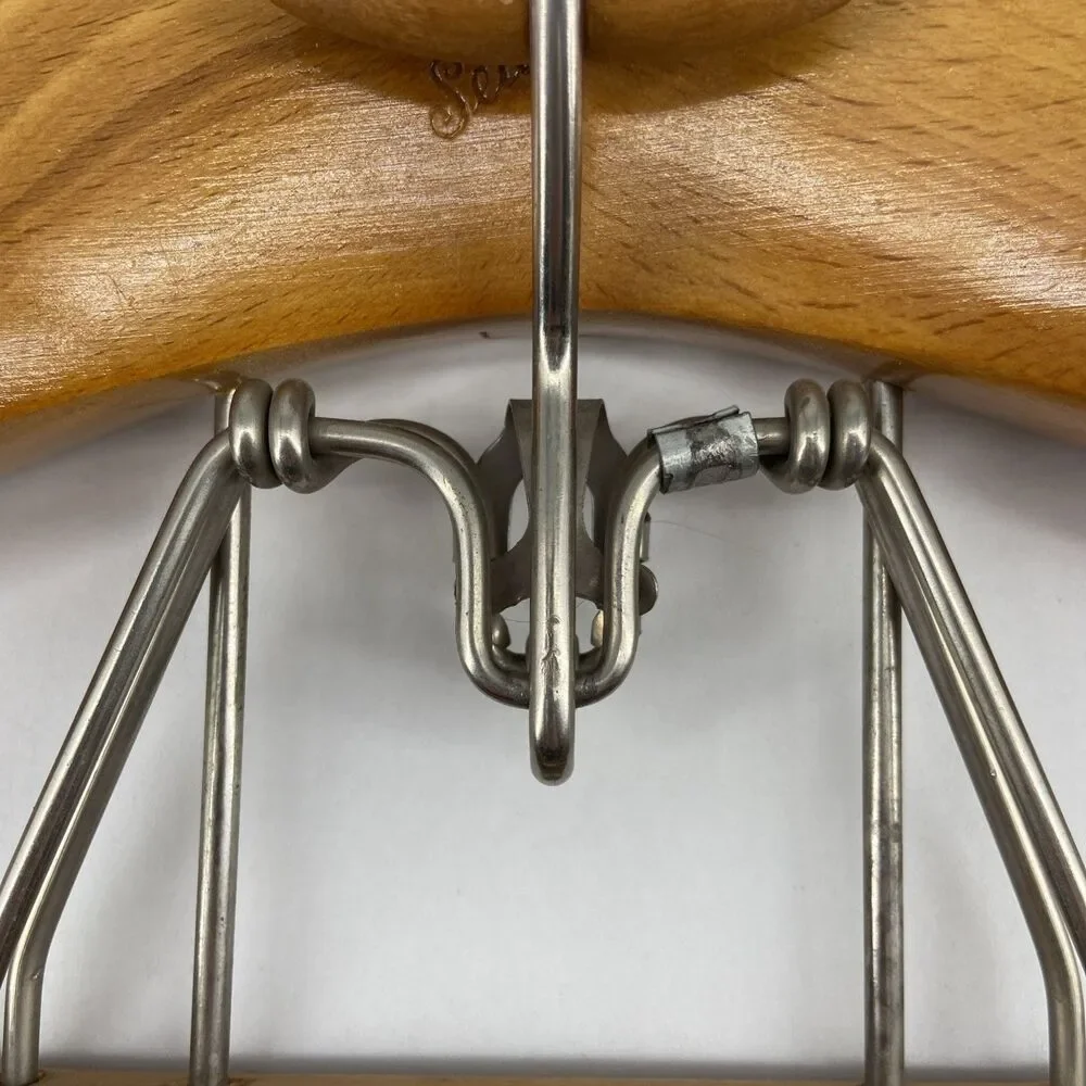 Vintage SETWELL Wooden French Collar Deluxe Suit Hanger with Pant Clamp 17.5